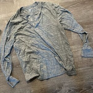 Old Navy grey men’s Henley, like new!